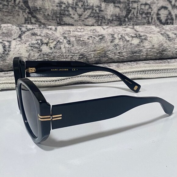 NEW Marc Jacobs Cateye Sunglasses in Black - Picture 3 of 7